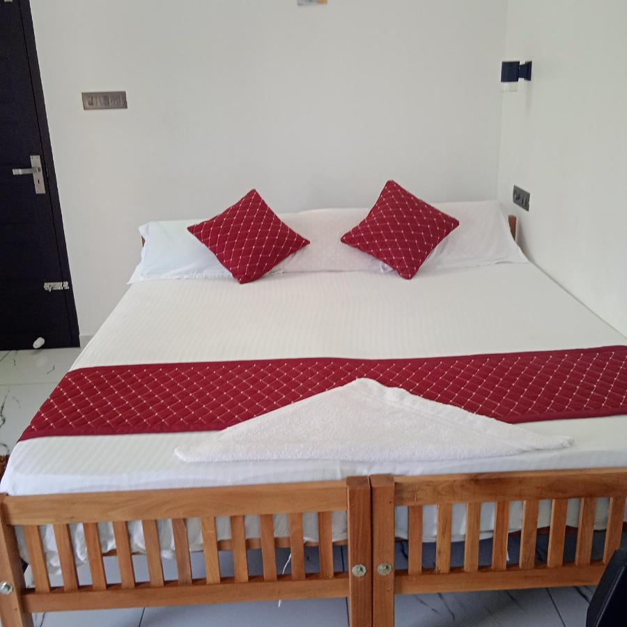 Enocean Homestay Cherai Beach Exterior photo