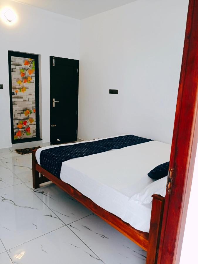 Enocean Homestay Cherai Beach Exterior photo