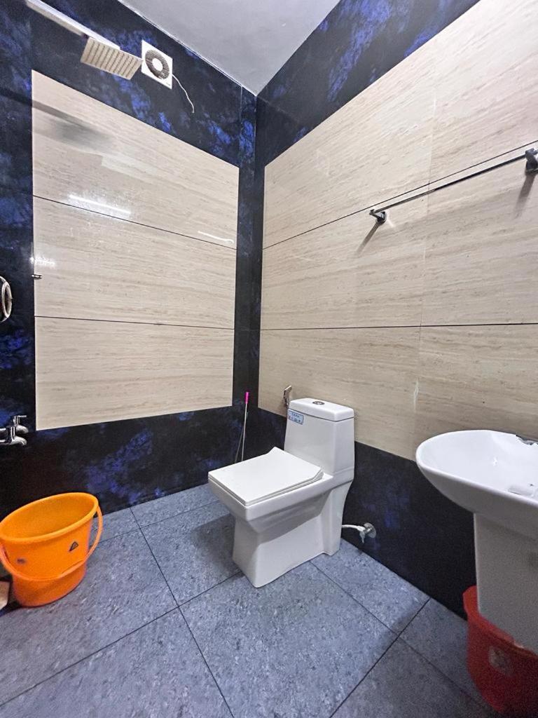 Enocean Homestay Cherai Beach Exterior photo