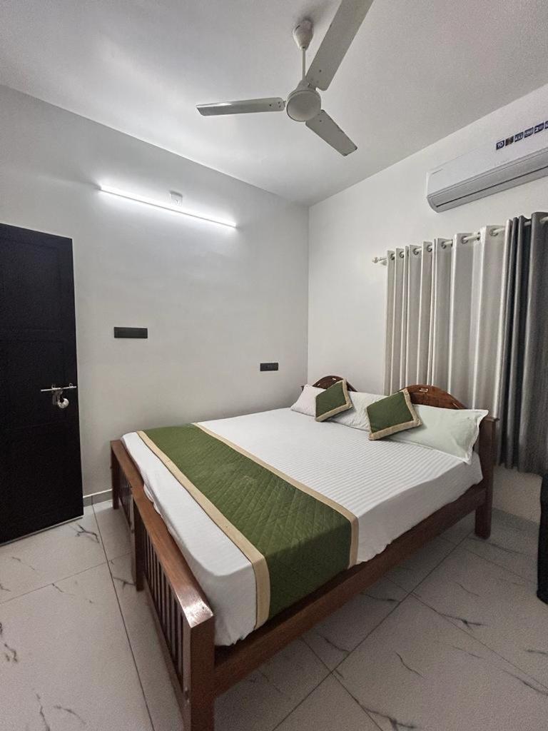Enocean Homestay Cherai Beach Exterior photo